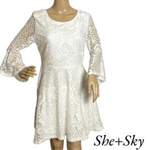 White lace dress,bell sleeve,NWT !floral lace, Medium,wedding,resort,romantic